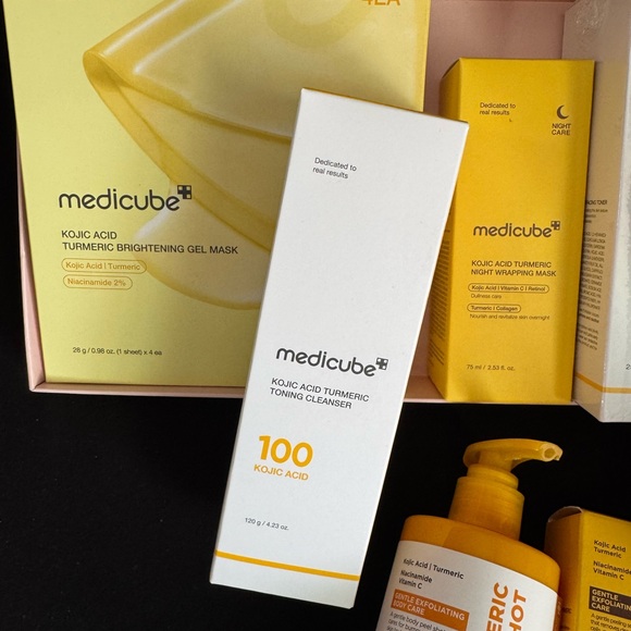 Medicube Kojic Acid Turmeric Set includes 11 pieces! New Never opened - Picture 6 of 6